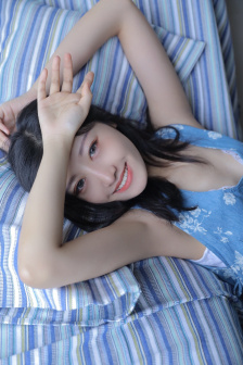 年轻的母亲